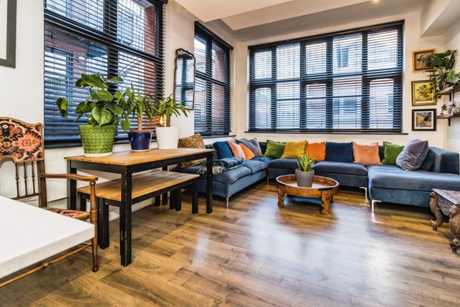 School Street, Manchester M4 2 bed apartment for sale