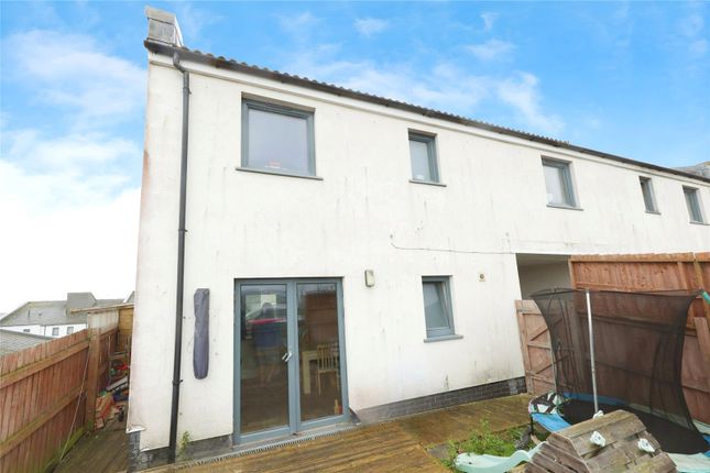 3 bed link detached house