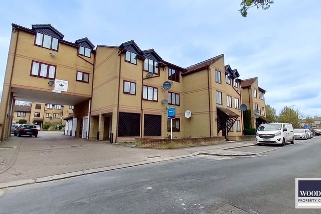 Cross Road, Waltham Cross EN8 1 bed apartment for sale