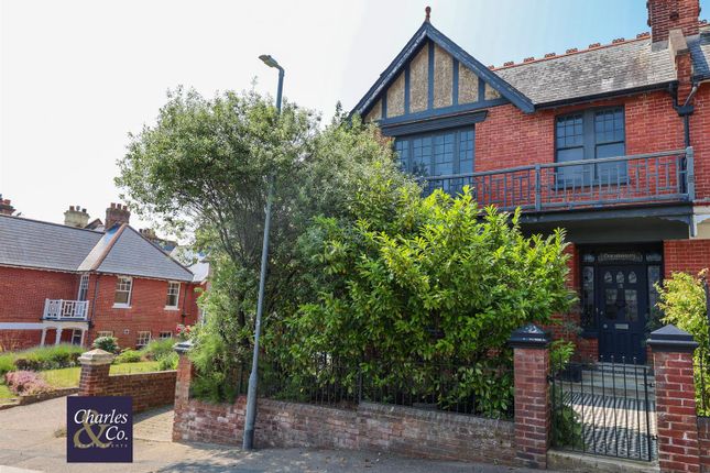4 bed semi-detached house