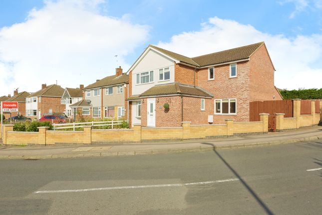 4 bed detached house