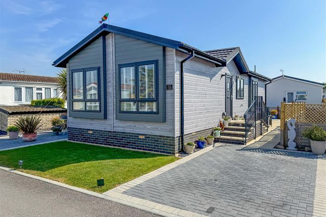 Arundel Drive, Thornlea Park... 2 bed park home for sale