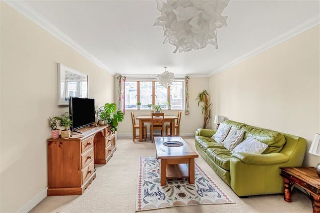 Folgate Street, London E1 2 bed flat for sale