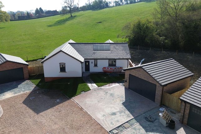 Pant Yr Onnen, Pont Robert, Meifod... 3 bed bungalow for sale