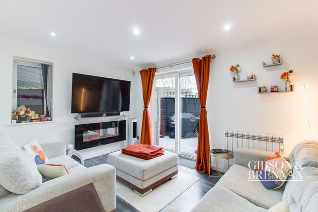 Shirley Gardens, Basildon, SS13 2 bed maisonette for sale