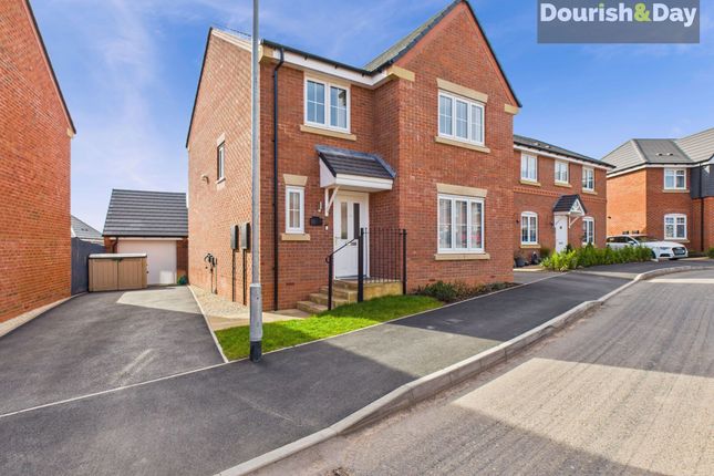 William Barbour Meadow, Telford TF2 4 bed detached house for sale