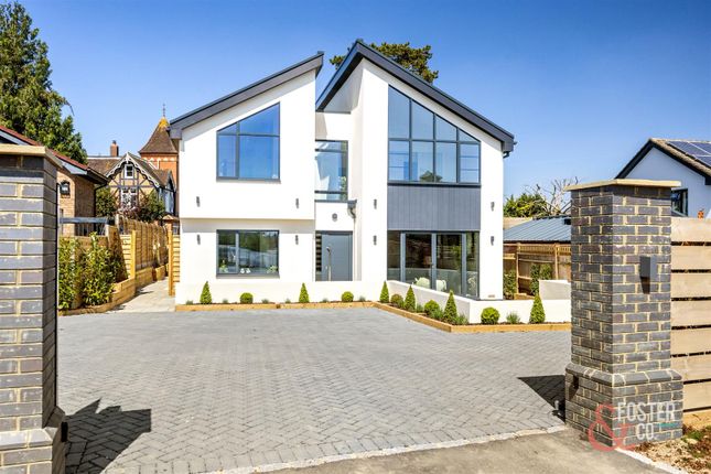 4 bed detached house