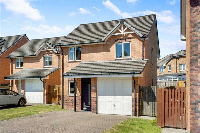 Walnut Lane, Laburnum, EAST KILBRIDE 3 bed detached house for sale