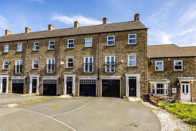 Sharket Head Close, Bradford BD13 3 bed townhouse for sale