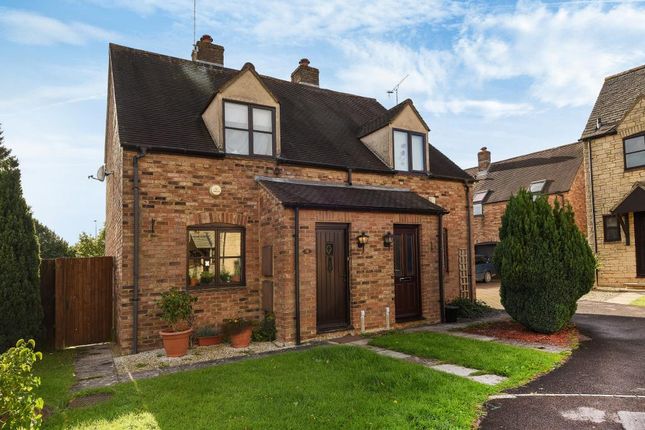 Westcote Close,  Witney,  OX28 2 bed semi