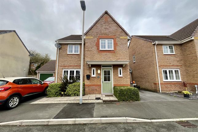 4 bed detached house