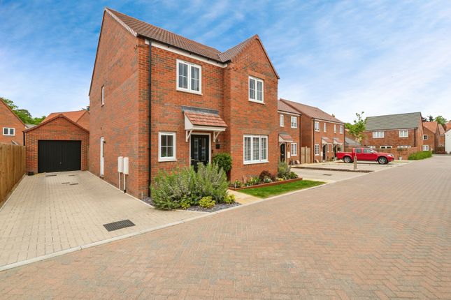 4 bed detached house