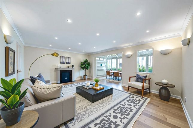 5 bedroom end of terrace house for sale