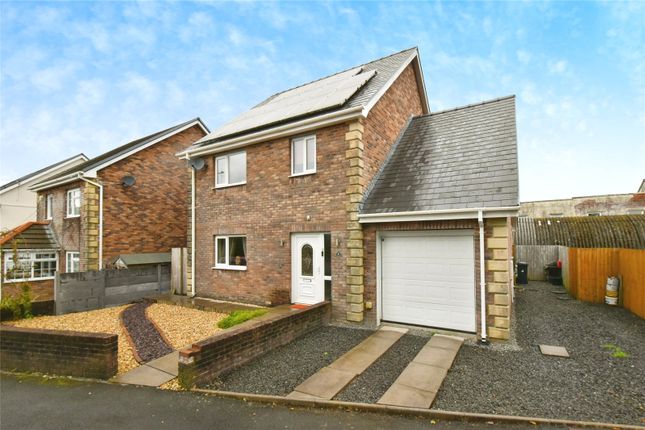 5 bed detached house