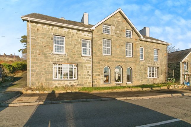 9 bed detached house