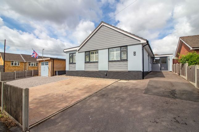 Greenfield Crescent, Horndean, PO8 9ER 3 bed detached bungalow for sale