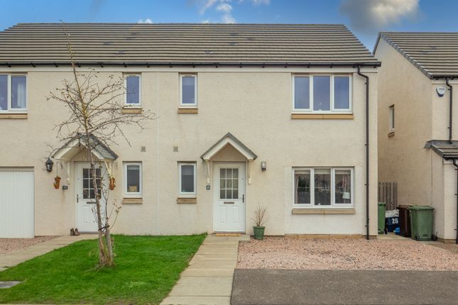 28 Arthurs Way, Haddington, EH41 3DG 4 bed semi