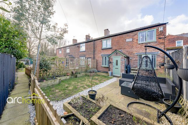 4 bedroom end of terrace house for sale