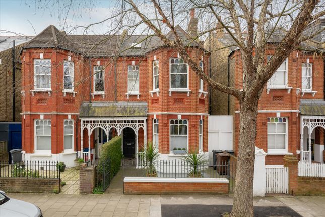 6 bedroom semi-detached house for sale