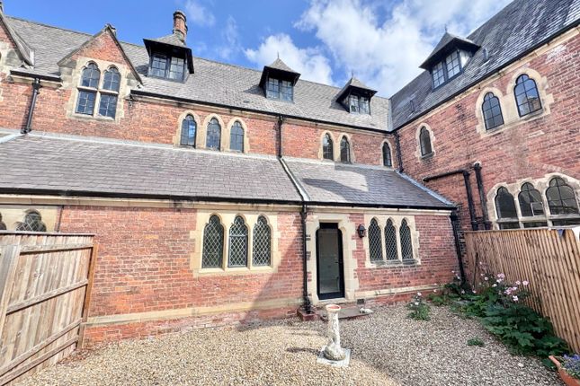 7 bedroom terraced house for sale