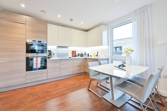Quinton Court, Rotherhithe, London, SE16 2 bed flat for sale