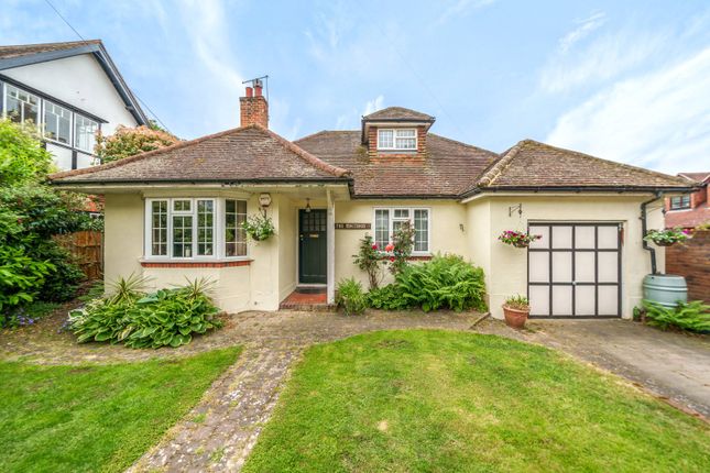 Vicarage Lane, Laleham, TW18 3 bed detached house for sale