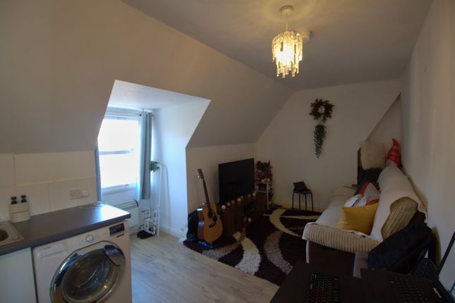 Watford, Hertfordshire, WD17 1 bed flat for sale