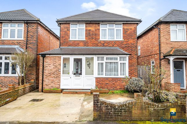 Whitemore Road, Surrey GU1 3 bed detached house for sale