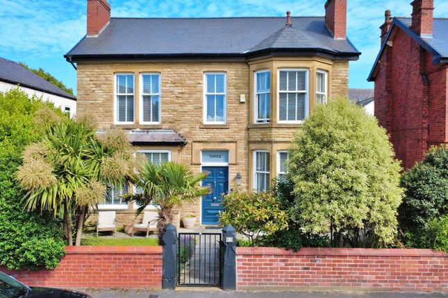 4 bedroom link detached house for sale