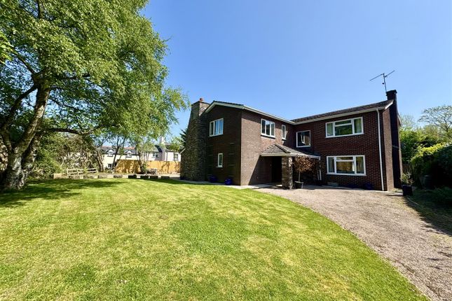6 bed detached house