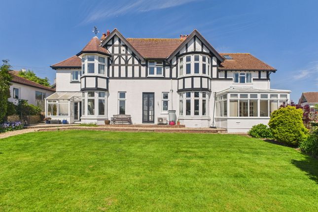 6 bedroom detached house for sale