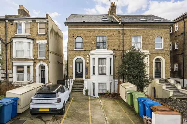 Linden Grove, London SE15 2 bed flat for sale