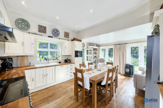 5 bedroom semi-detached house for sale