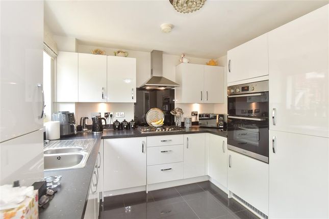 4 bed detached house