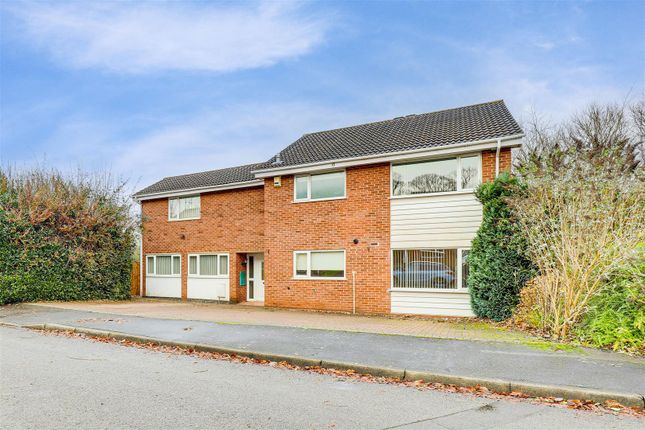 Houghton Close, Nuthall NG16 4 bed detached house for sale