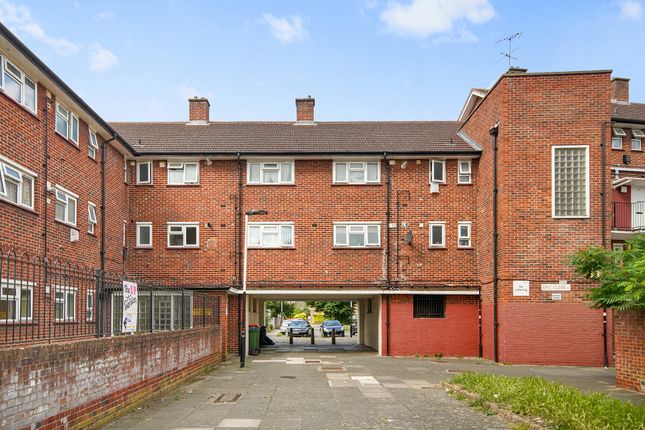 Eric Close, E7 3 bed flat for sale