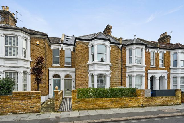 Bloemfontein Road, London W12 2 bed flat for sale