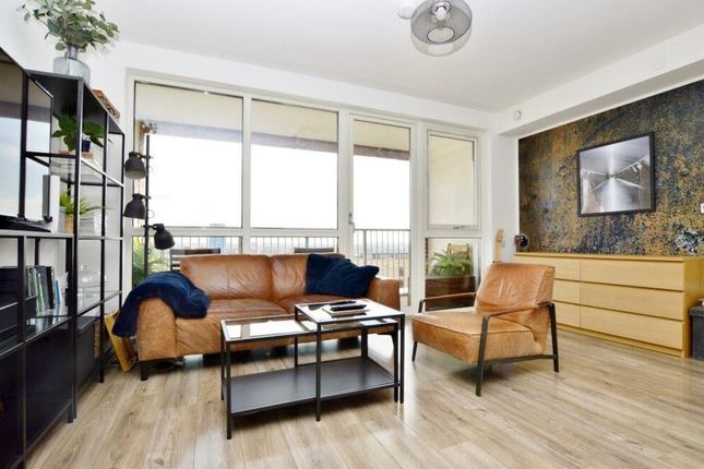 Charles Darwin House, London, E16 1 bed apartment for sale