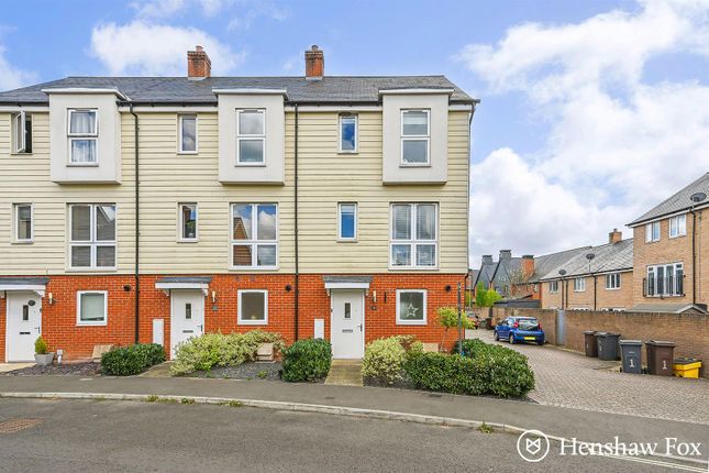 Cutforth Way, Romsey, Hampshire 3 bed townhouse for sale