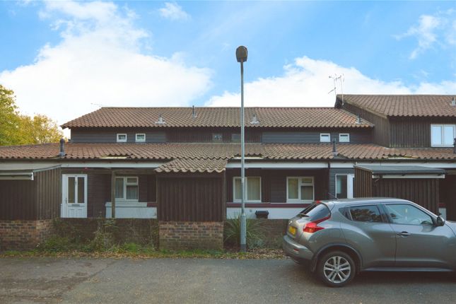 Bartlow End, Basildon, Essex, SS13 2 bed terraced house for sale