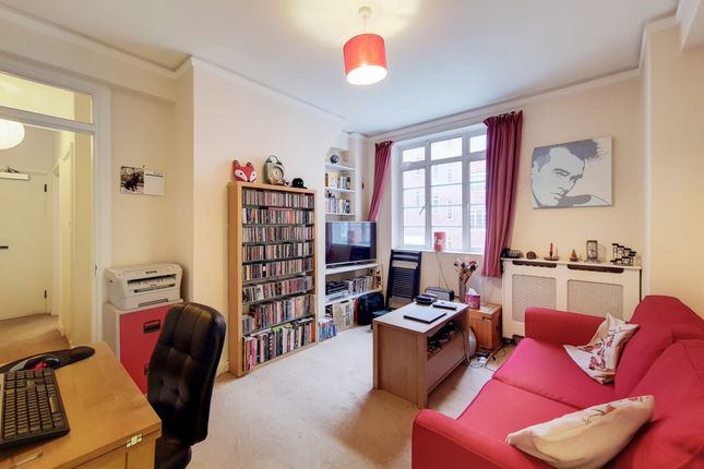 Latymer Court, Hammersmith Road... 1 bed flat for sale