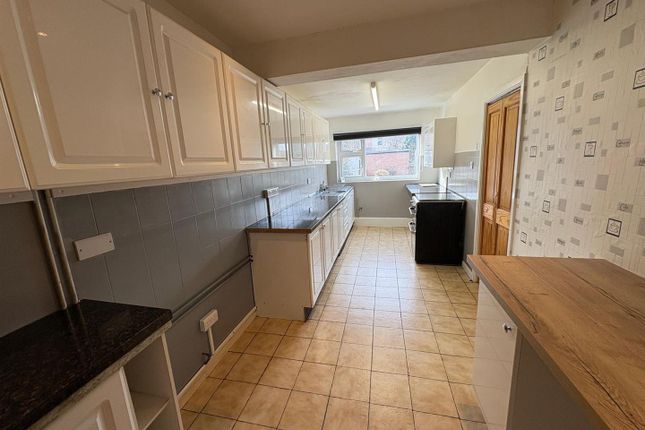 3 bed end terrace house