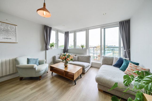 North Side Wandsworth Common... 2 bed flat for sale