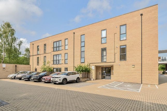 Exchange Close, Hampshire GU11 1 bed apartment for sale