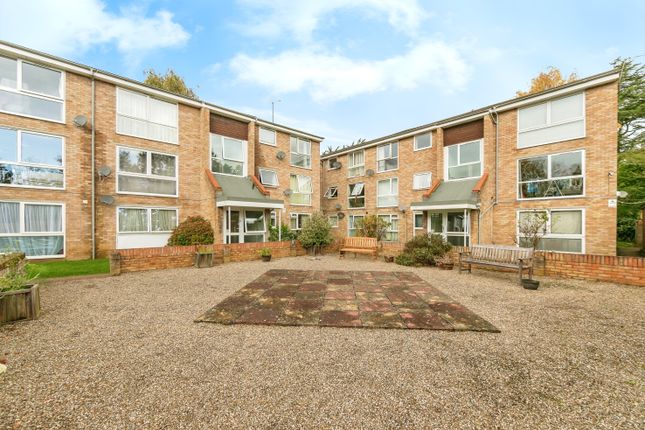 2 bedroom ground floor flat for sale