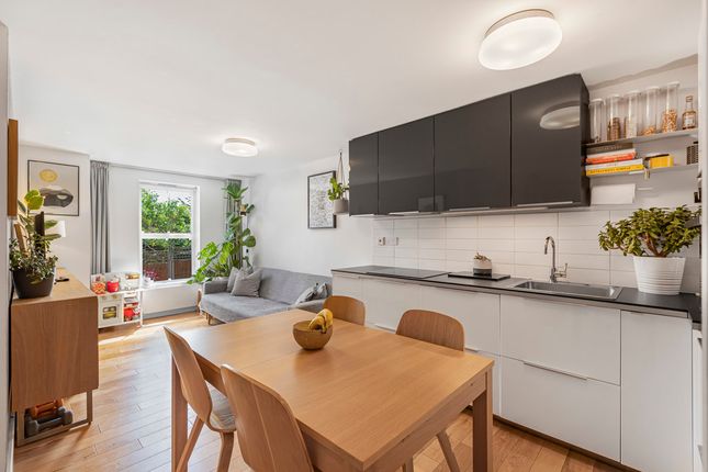 Southgate Road, London, N1 2 bed apartment for sale