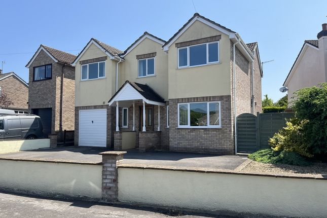 6 bedroom detached house for sale