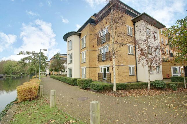 Ovaltine Court, Kings Langley 2 bed apartment for sale