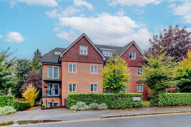West Wycombe Road, Buckinghamshire HP12 2 bed apartment for sale