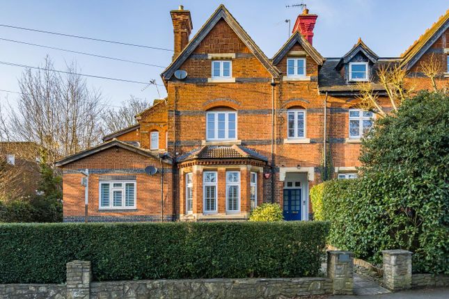 Willow Grove, Chislehurst, Kent, BR7 2 bed flat for sale